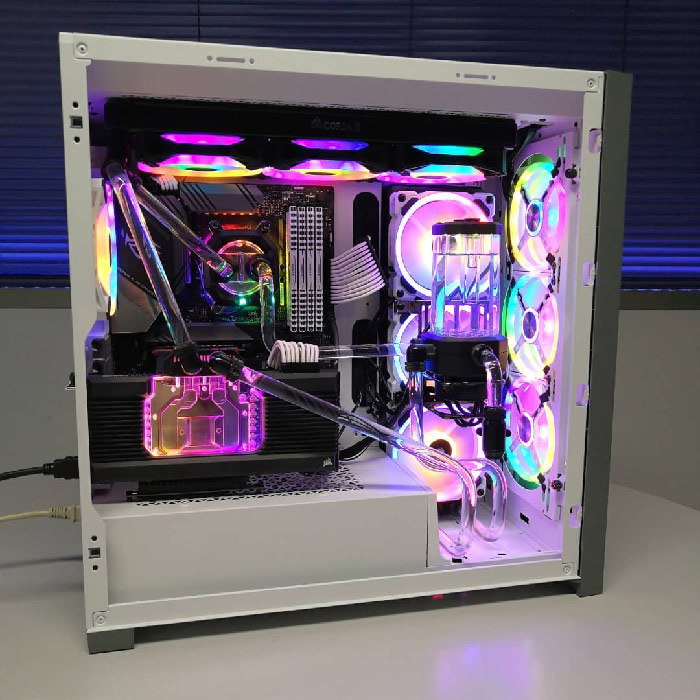 Ordenador gaming con refrigeración líquida custom