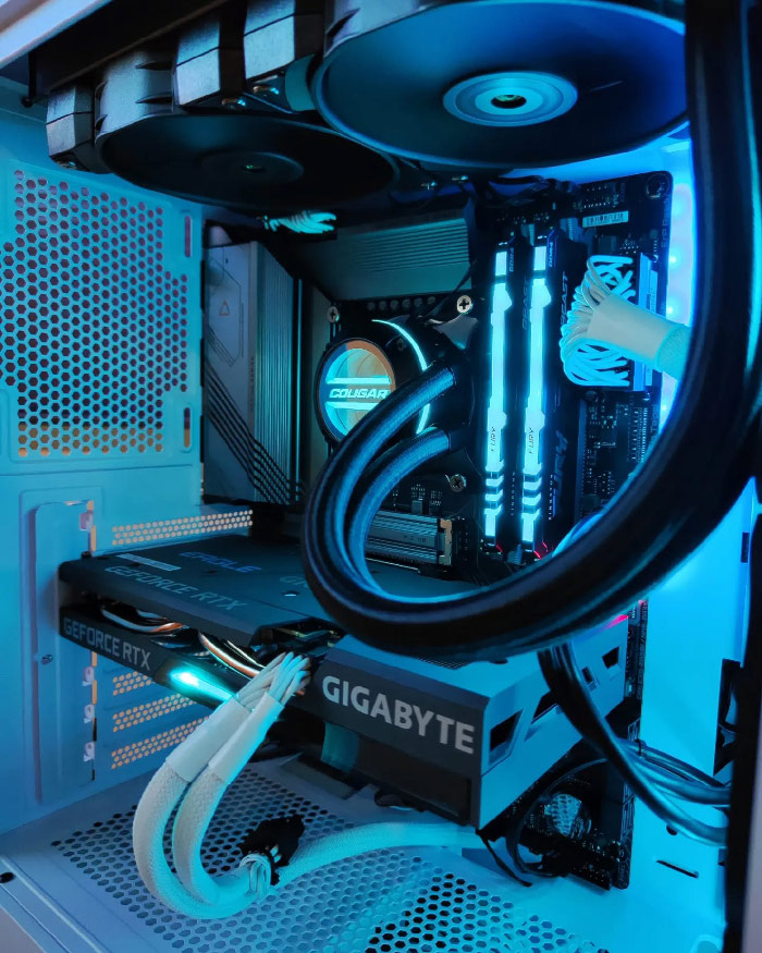 Montaje gaming de gama media en Mallorca